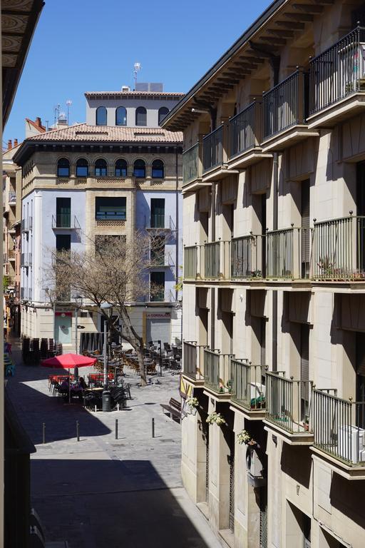 Apartamentos Turisticos Rio Gallego Huesca Exterior photo